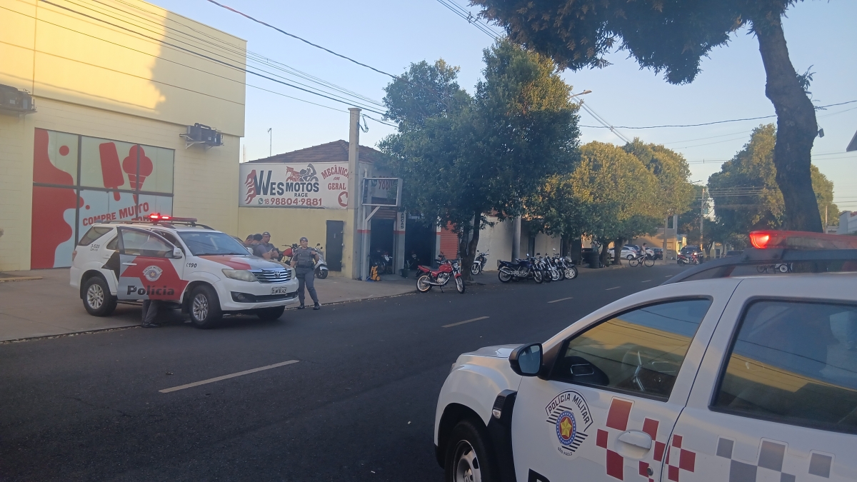 Homem é morto a tiros em oficina de motos, em Araçatuba.
