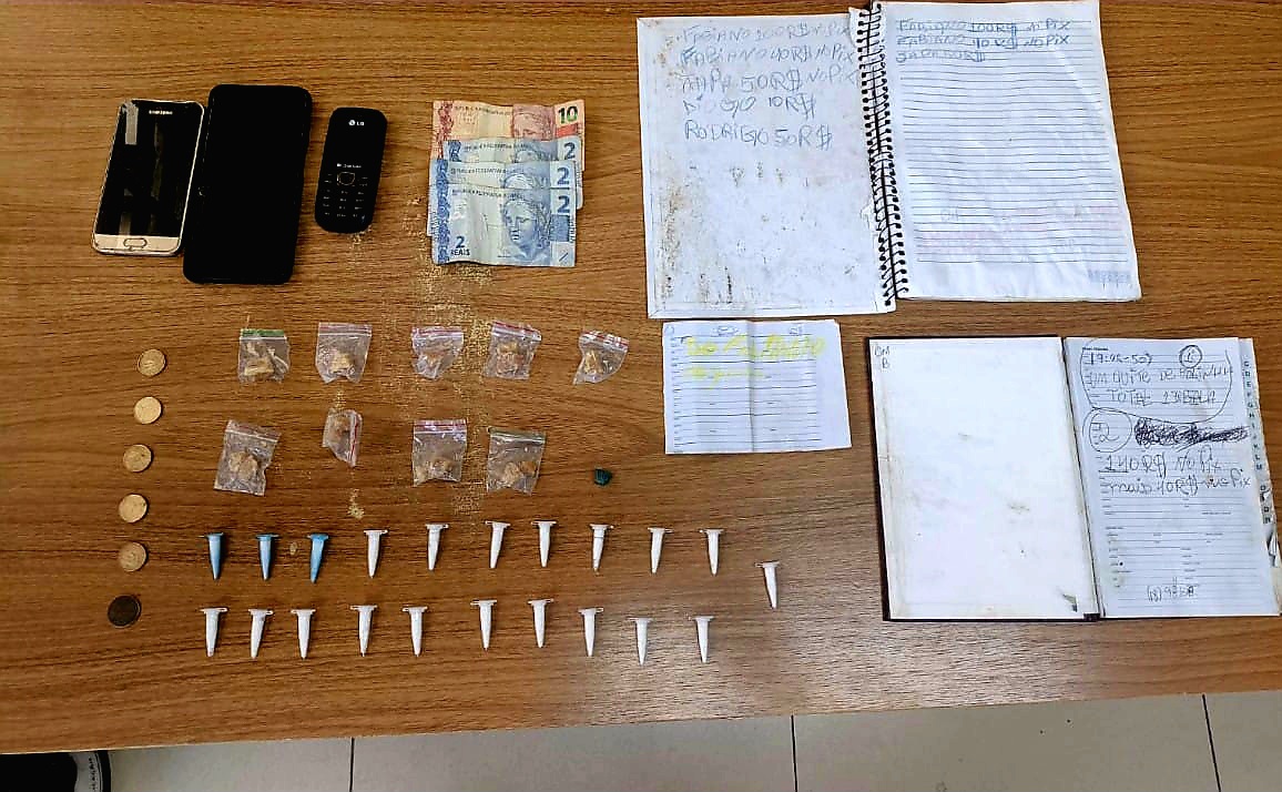 Traficantes são presos no bairro Mão Divina