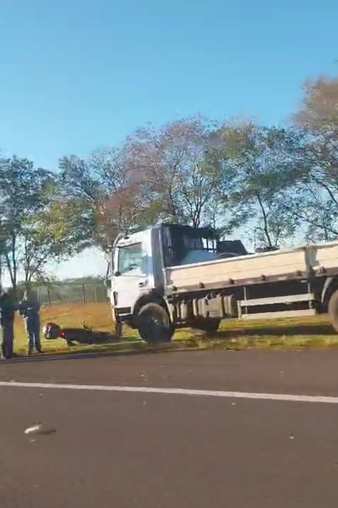 Policial é atropelado em rodovia e fica gravemente ferido