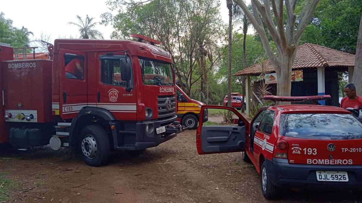 Bombeiros encontram corpo de homem que se afogou prainha do Rio Tietê em Araçatuba