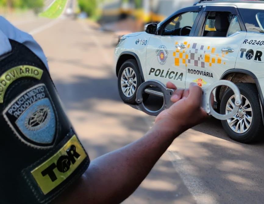 Polícia Militar Rodoviária prende homem procurado da justiça