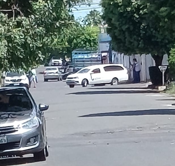 CORPO DE HOMEM COM SINAIS DE VIOLÊNCIA É ENCONTRADO NUMA CASA NA RUA SÃO FIDÉLIS