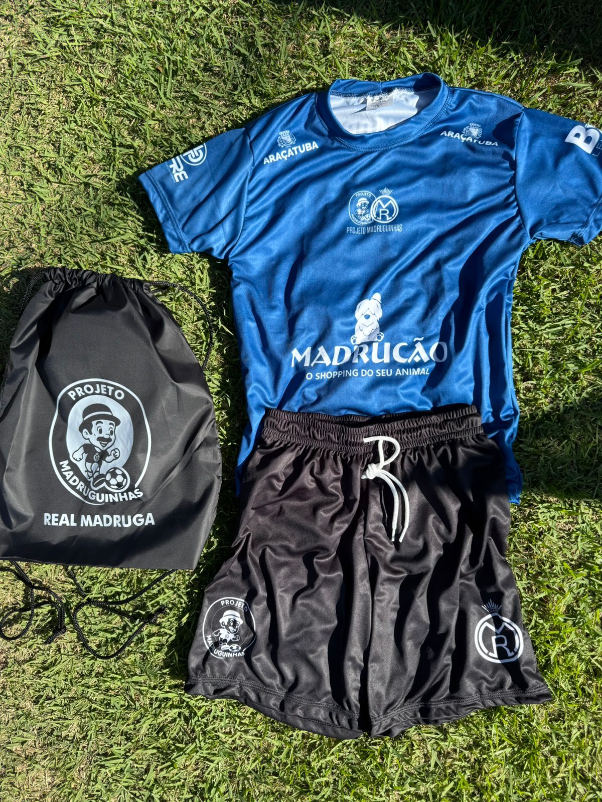 Projeto Madruguinhas inicia entrega de uniformes e bolsas para alunos da rede municipal
